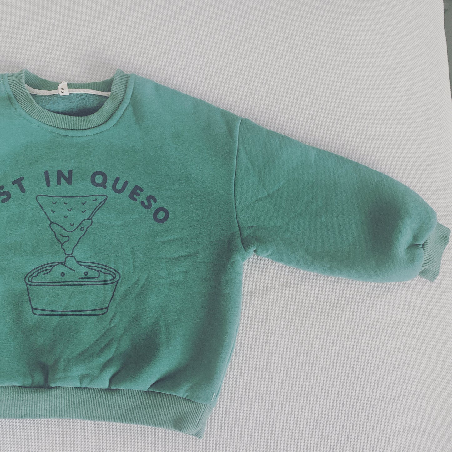 queso pullover / green